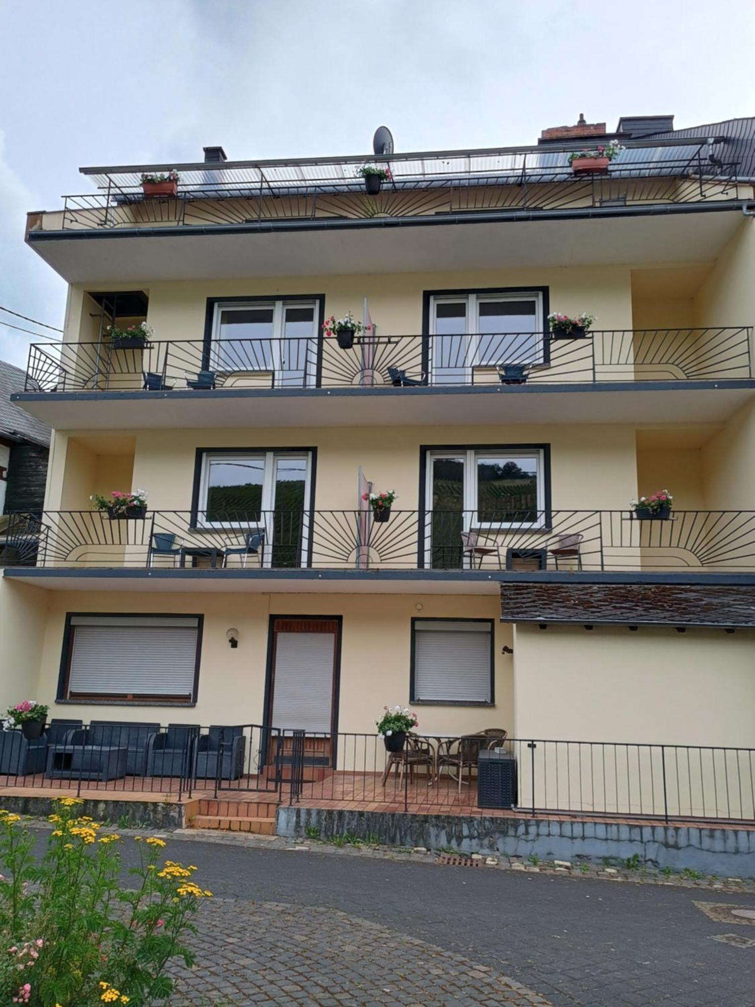 Gasthof Zur Grafschaft Veldenz Exteriör bild