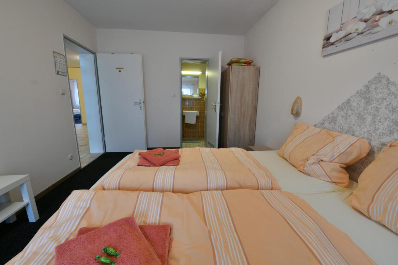 Gasthof Zur Grafschaft Veldenz Exteriör bild